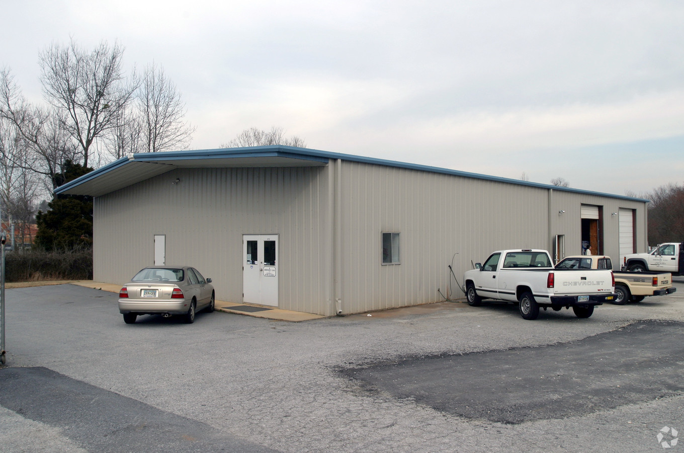 LEASED – 6,200 SF Industrial Space